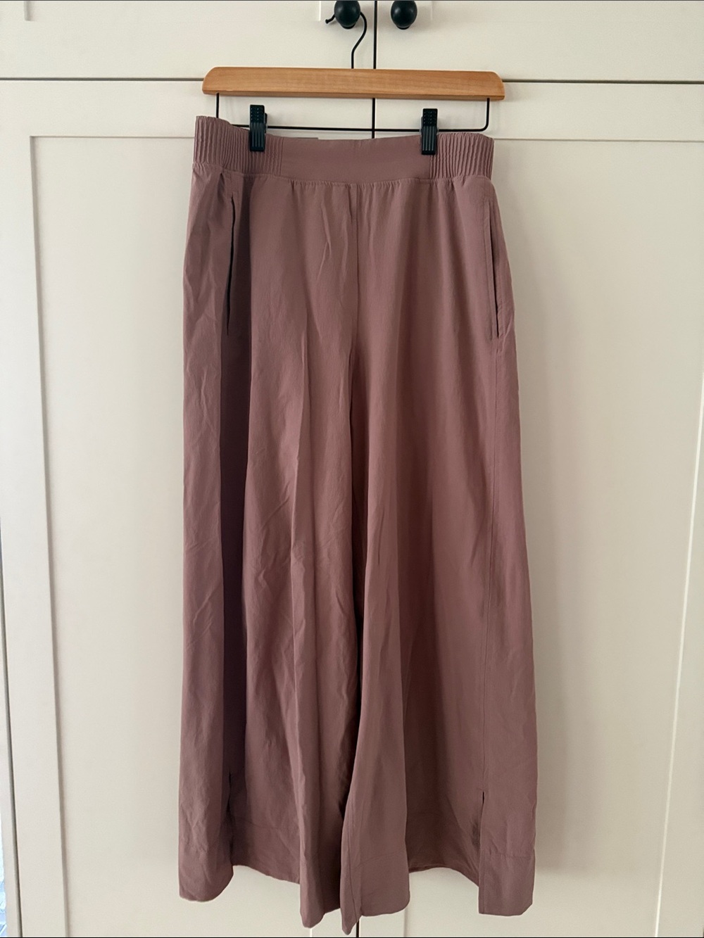 lululemon athletica Wide-Leg Cropped Pants in dusty rose
